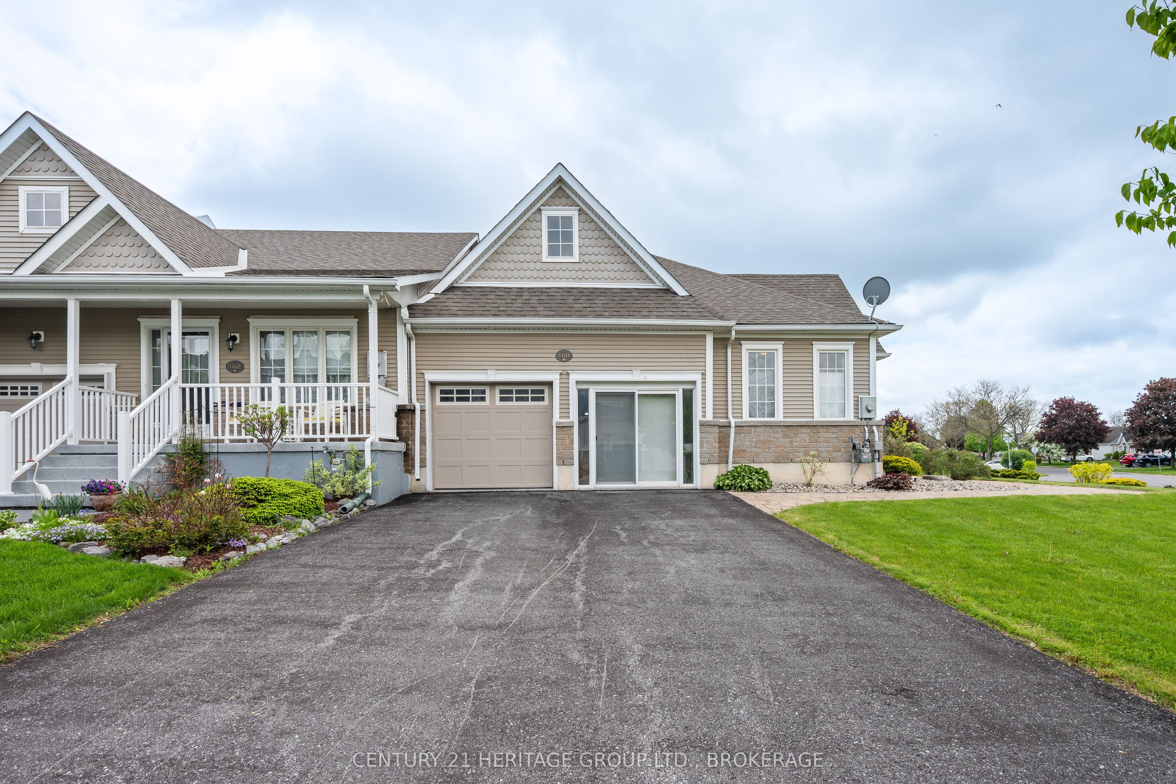 100 Britannia Crescent Property Photo 2
