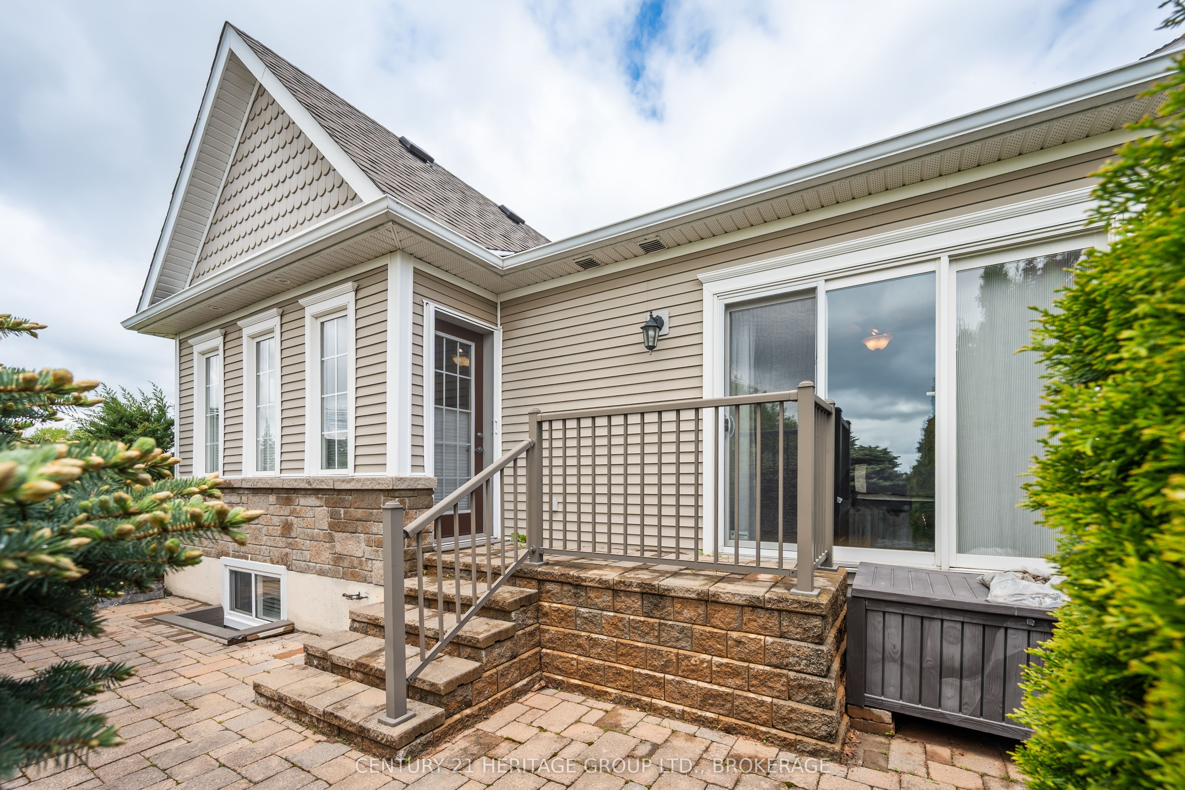 100 Britannia Crescent Property Photo 6