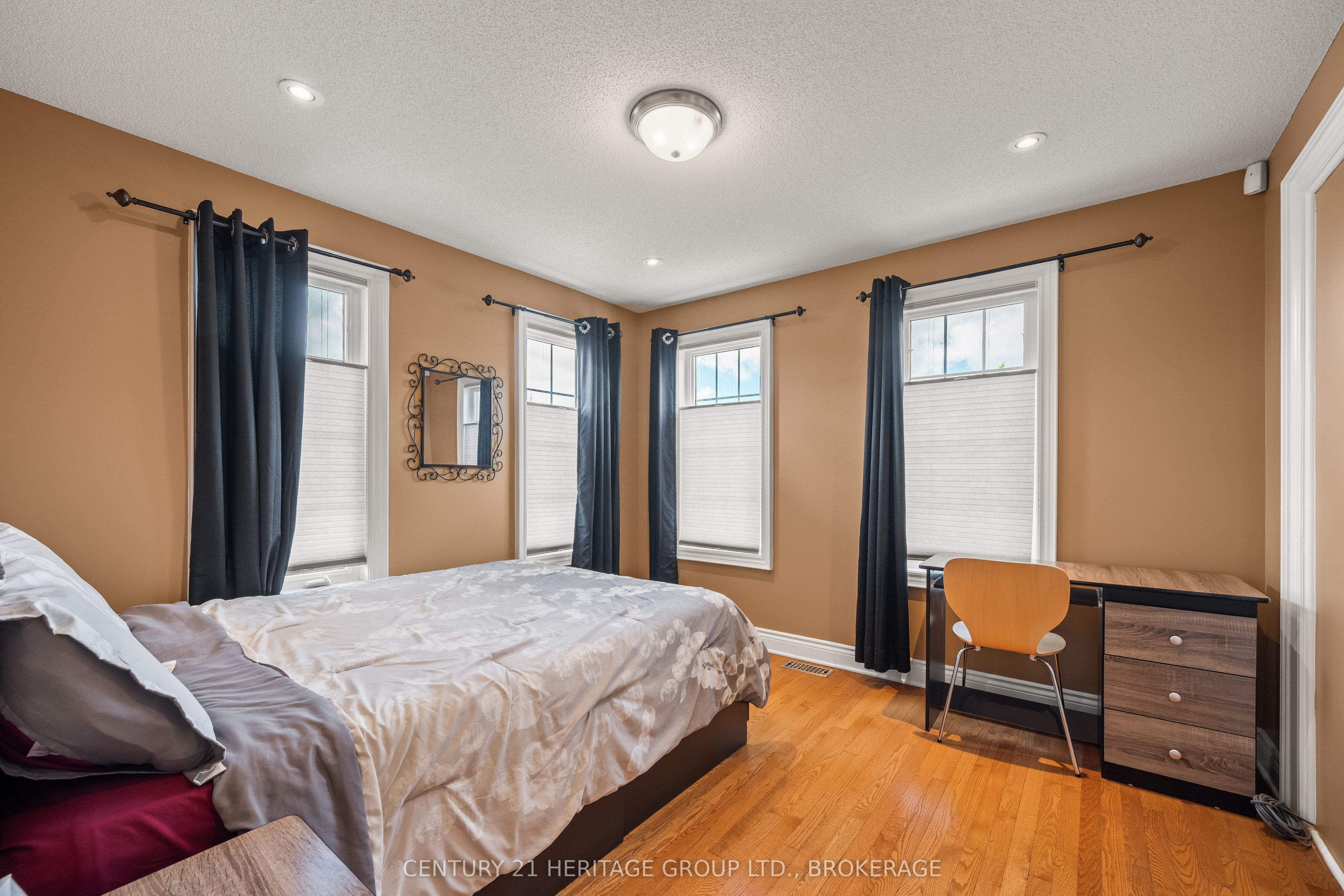 100 Britannia Crescent Property Photo 26