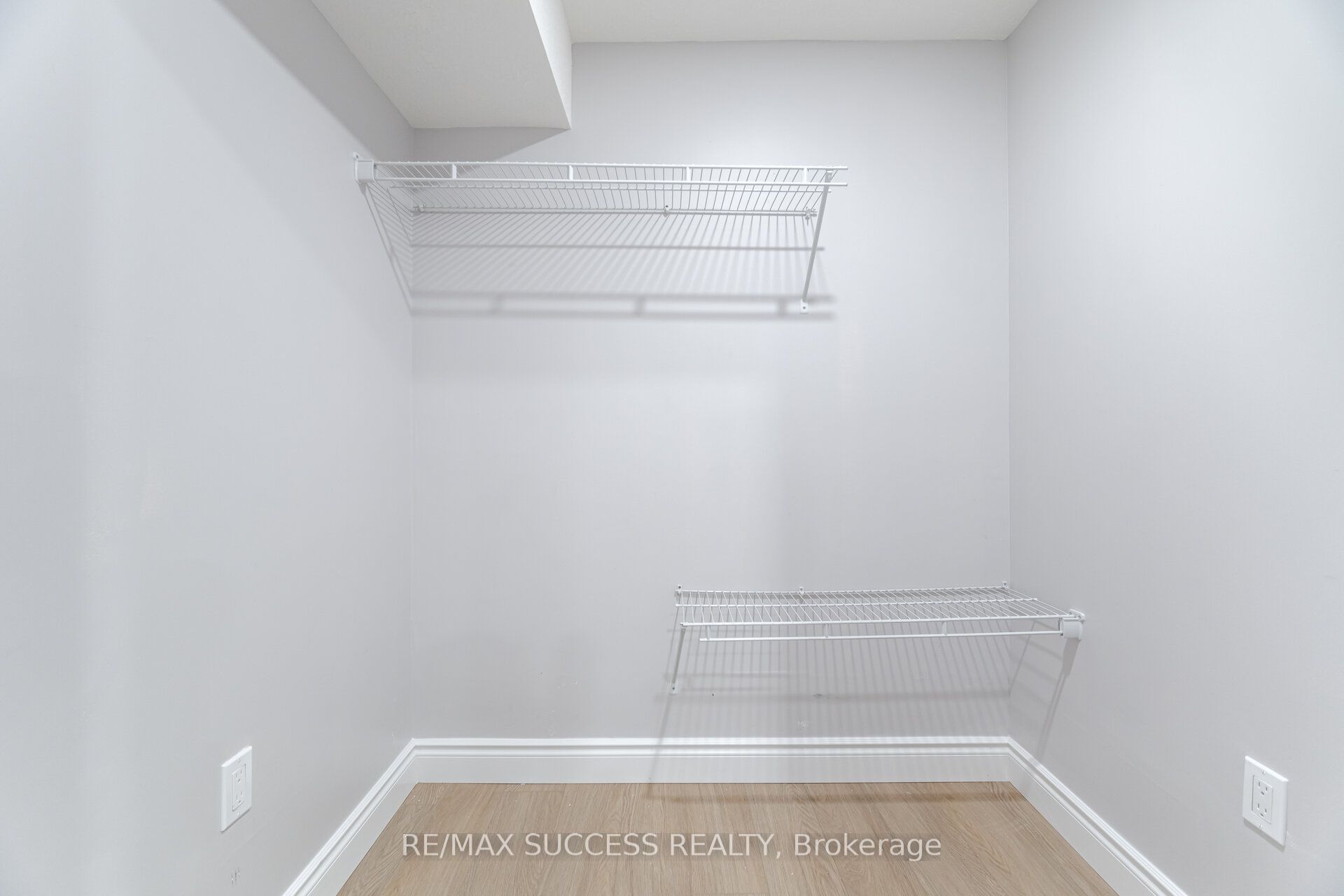 28 Pickett Place Property Photo 46