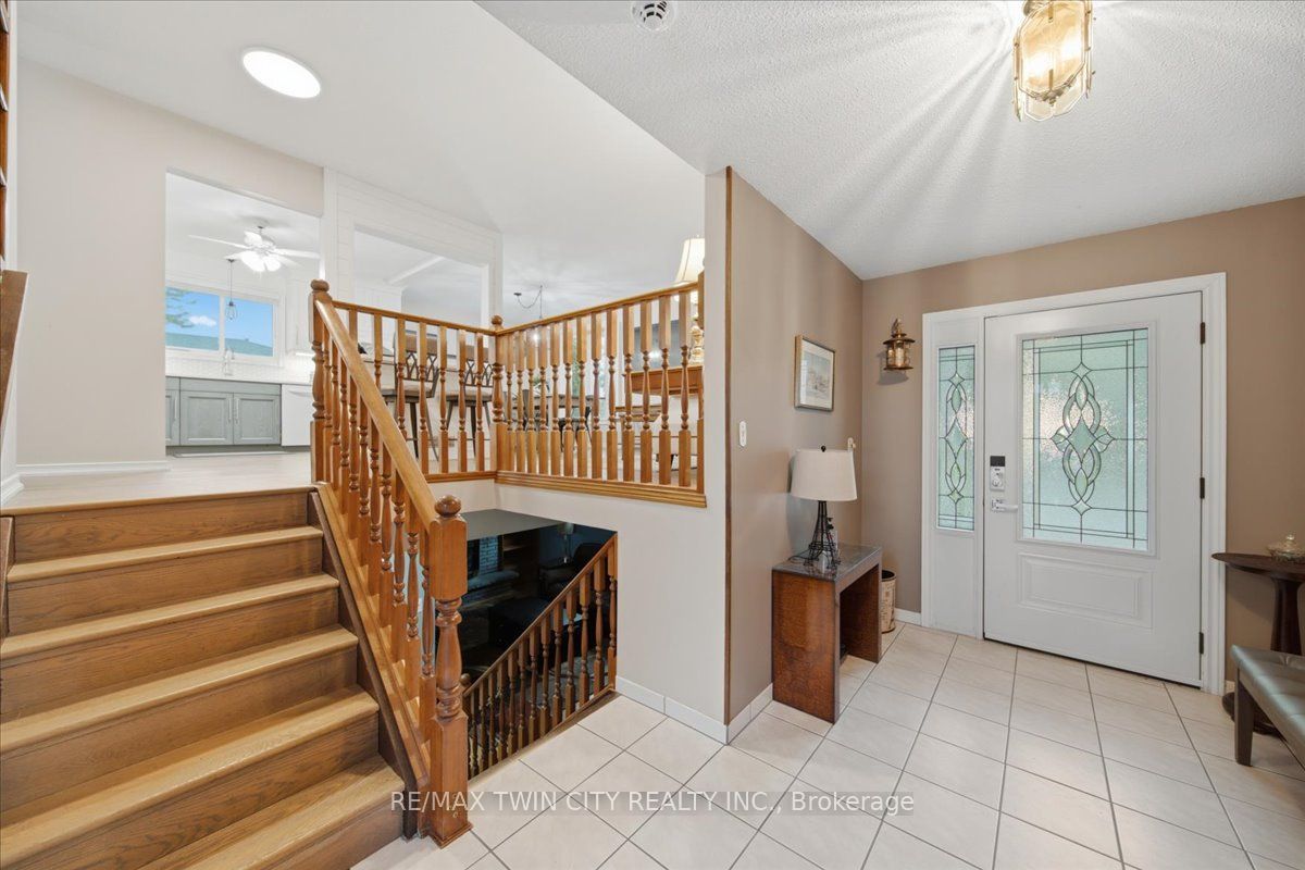 76 Enfield Crescent Property Photo 5