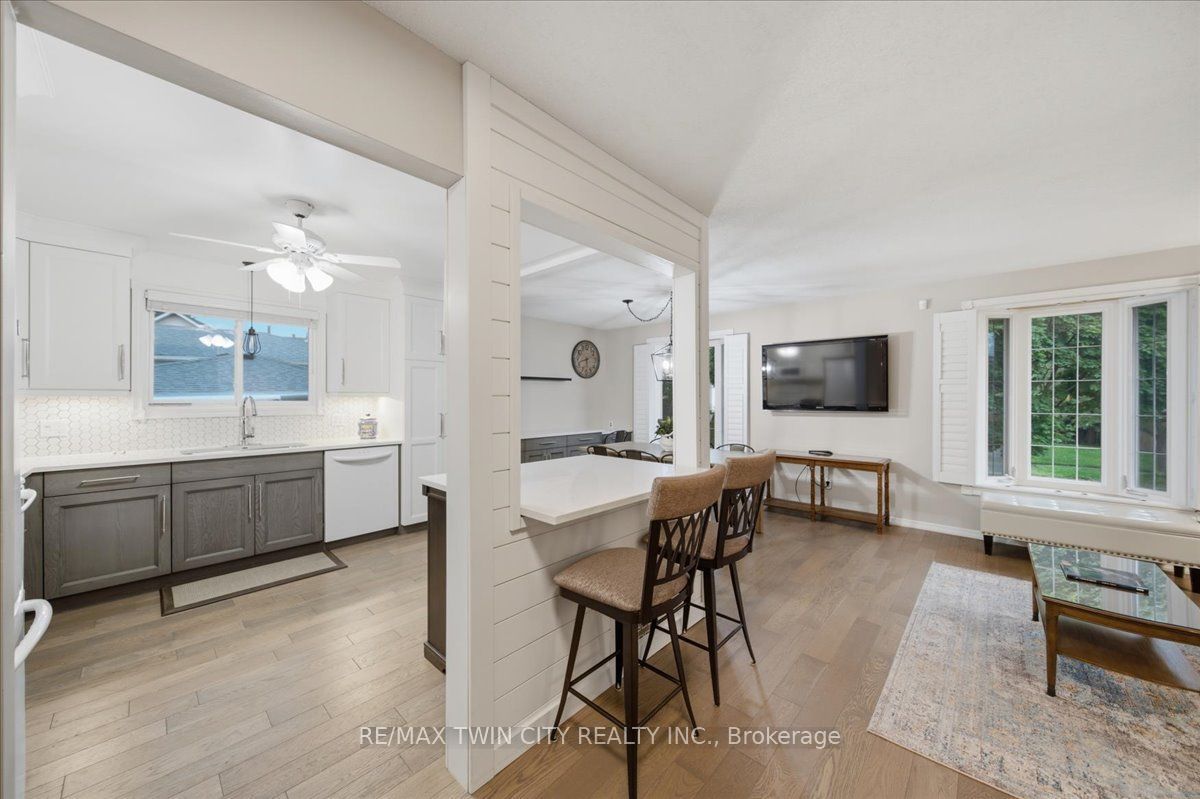 76 Enfield Crescent Property Photo 6