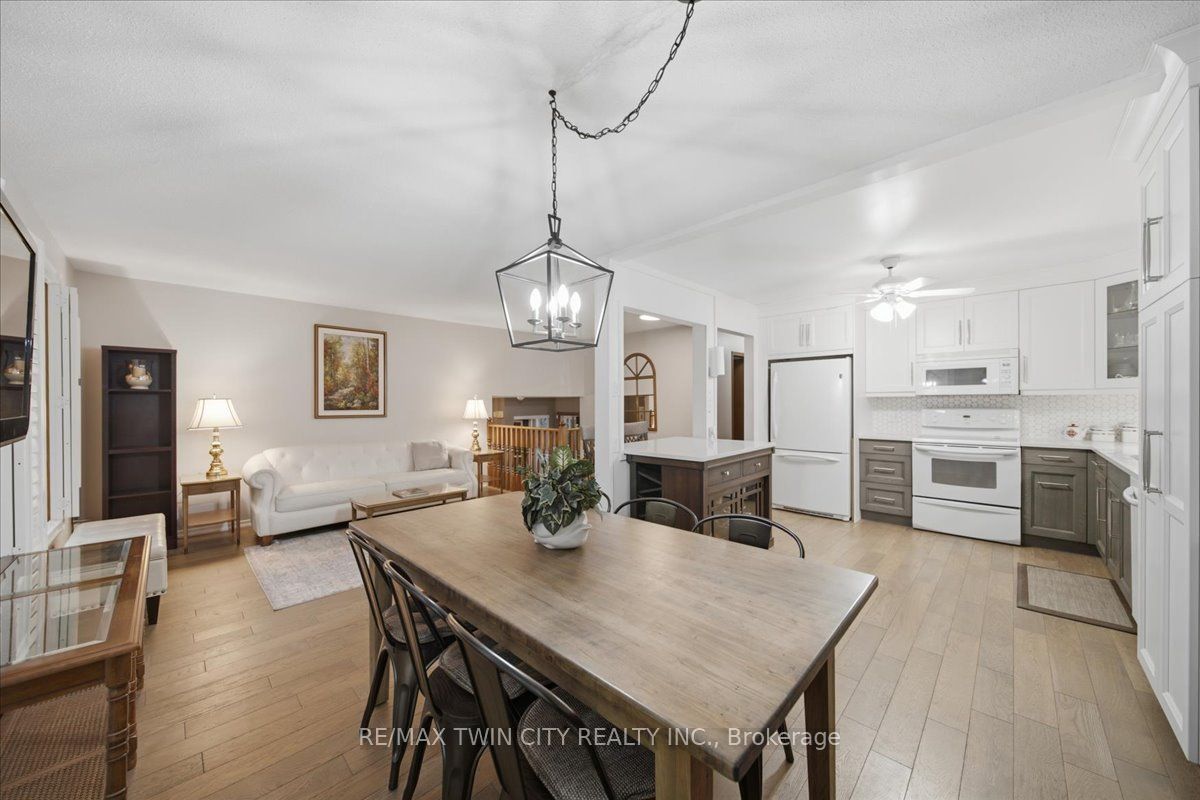 76 Enfield Crescent Property Photo 11