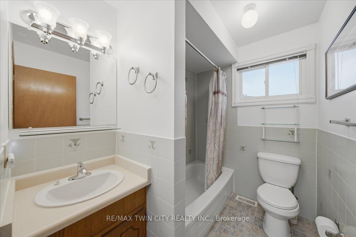 76 Enfield Crescent Property Photo 15