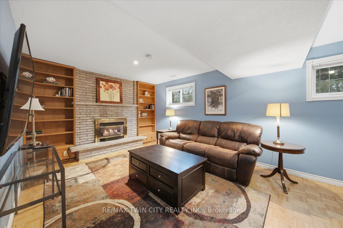 76 Enfield Crescent Property Photo 20