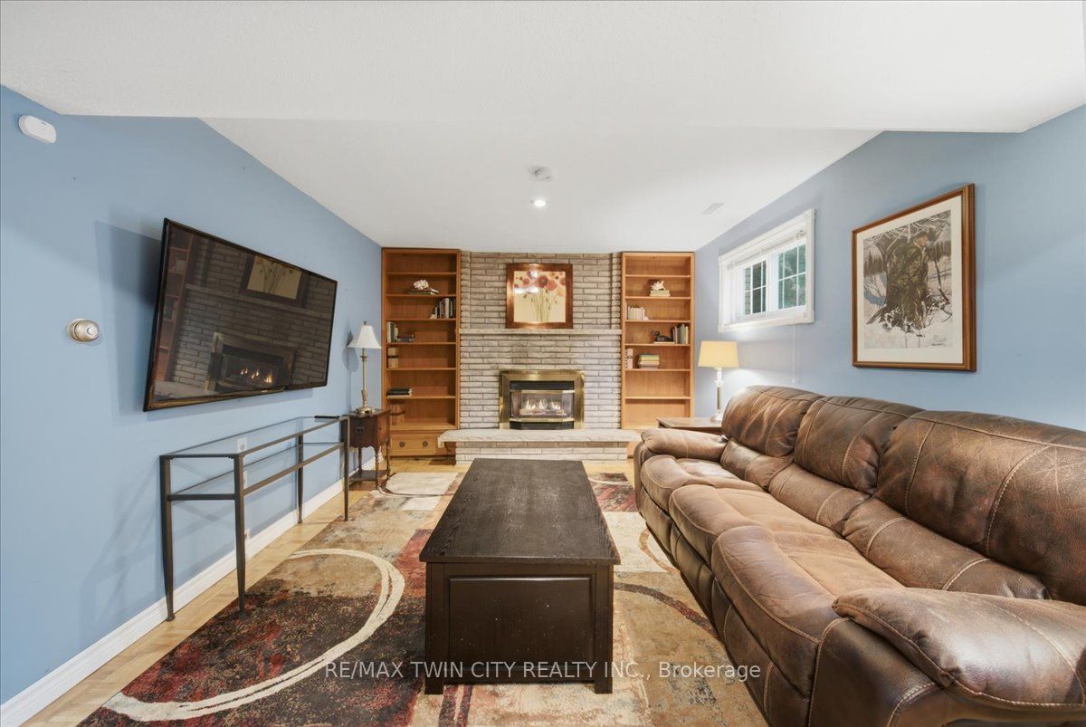 76 Enfield Crescent Property Photo 21