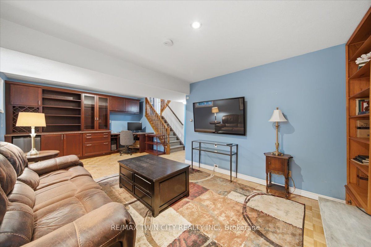 76 Enfield Crescent Property Photo 22