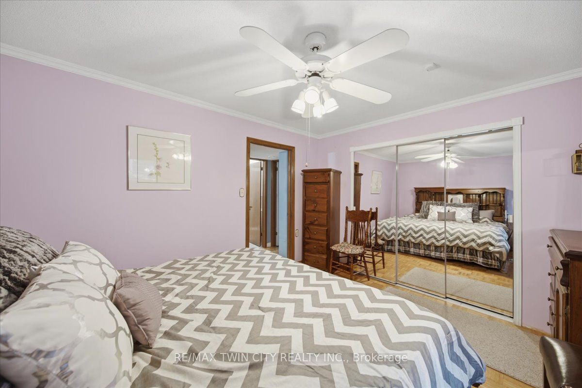 76 Enfield Crescent Property Photo 25