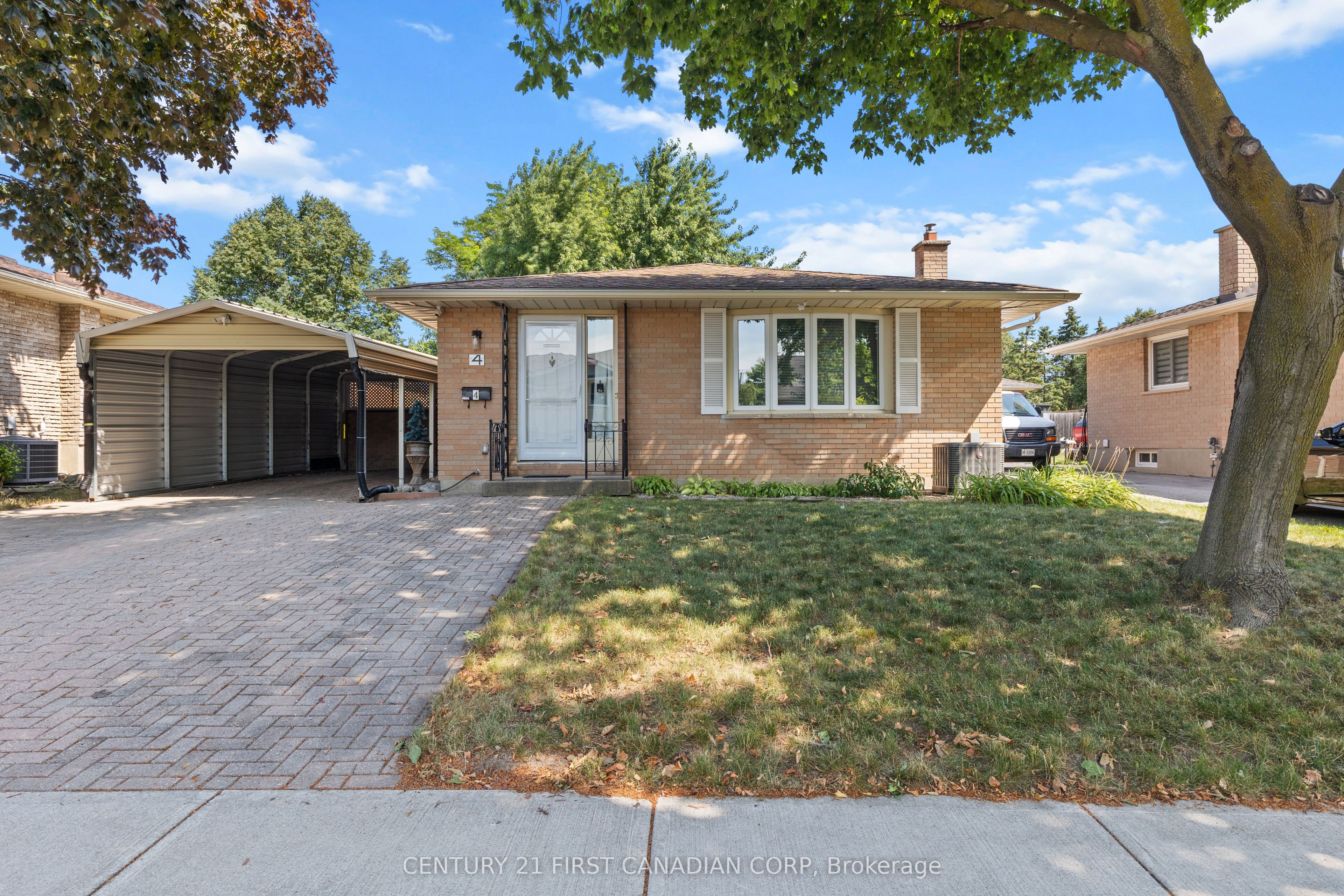4 Archer Crescent Property Photo 1