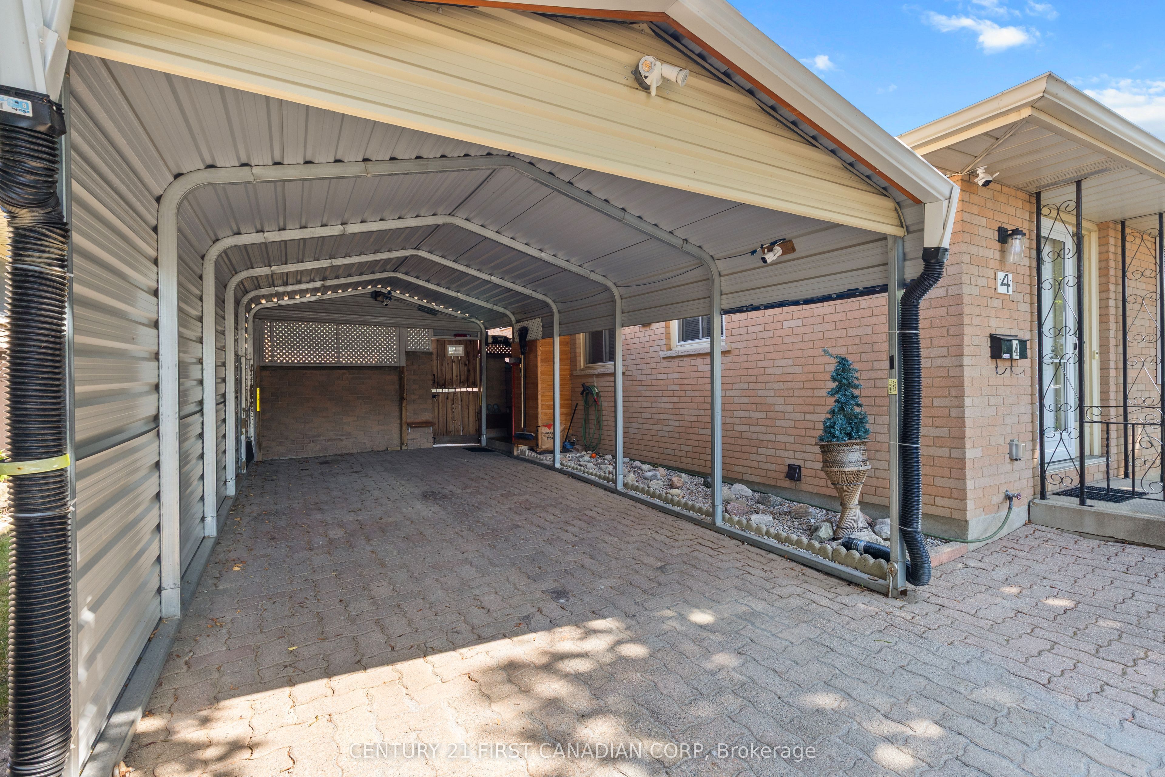 4 Archer Crescent Property Photo 3