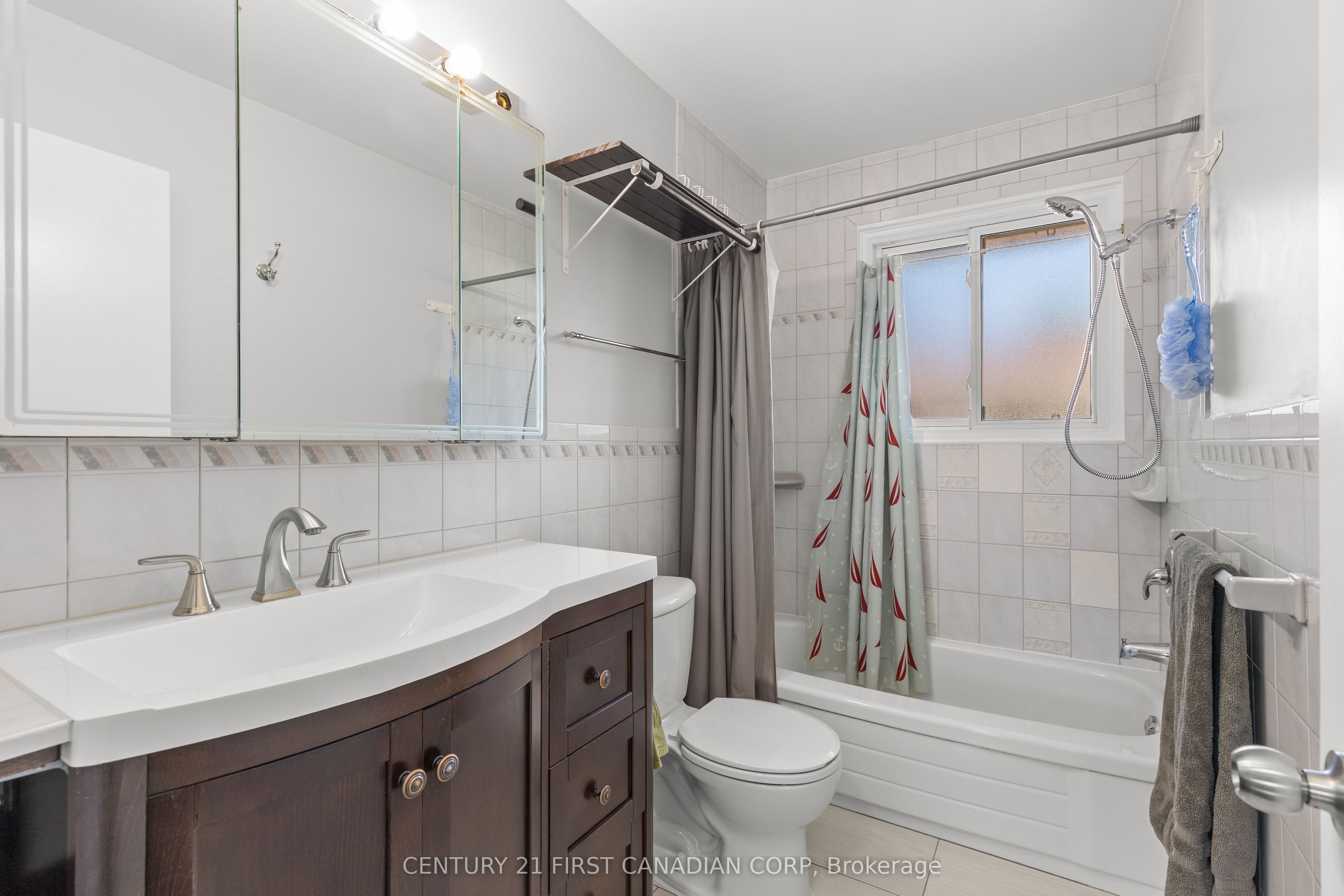 4 Archer Crescent Property Photo 18