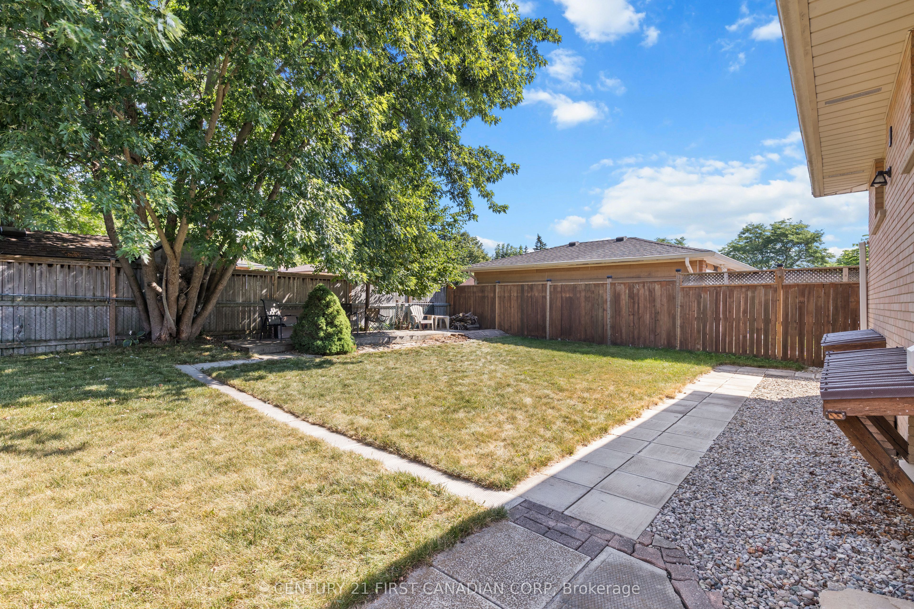 4 Archer Crescent Property Photo 26