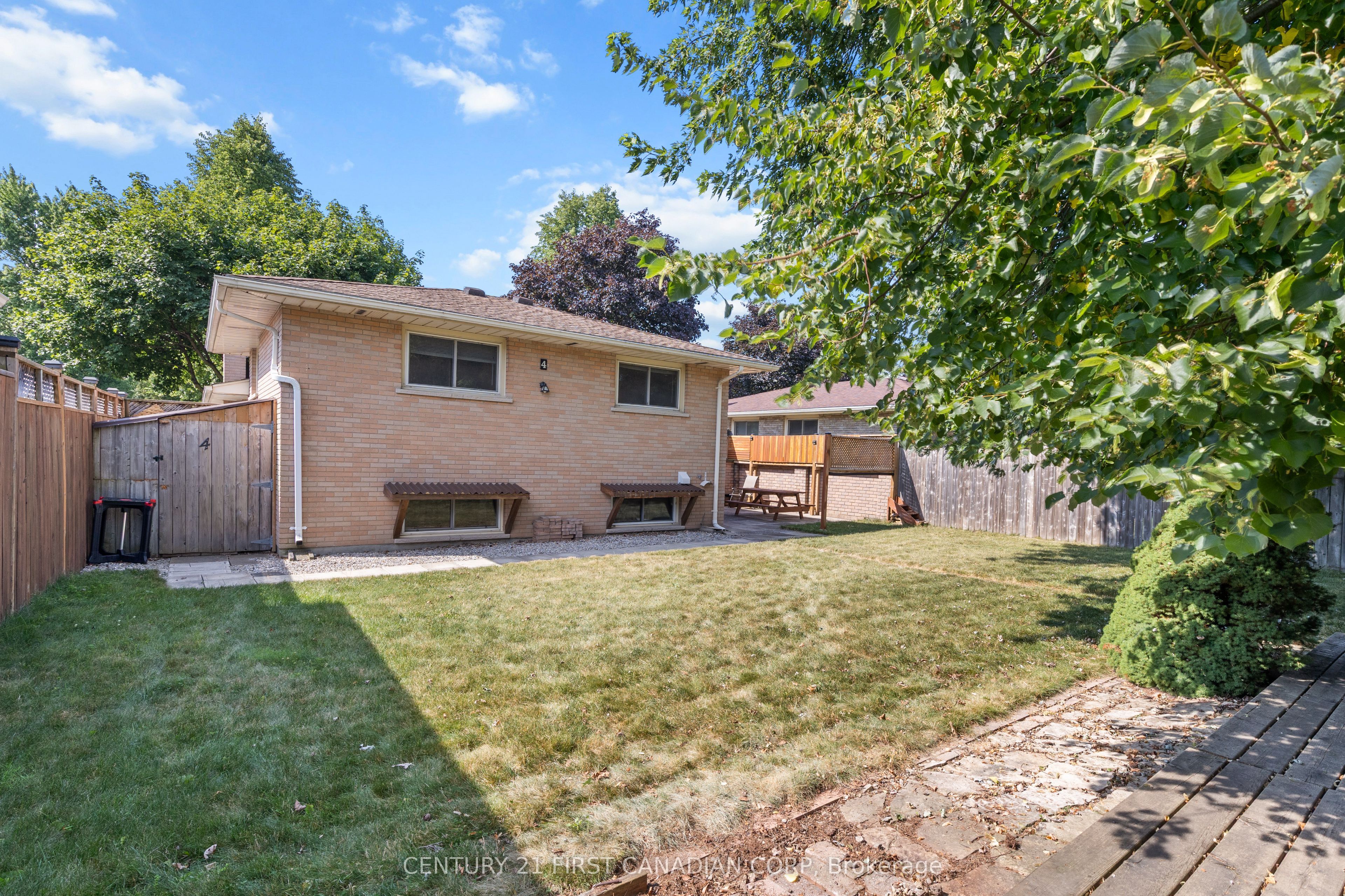 4 Archer Crescent Property Photo 28