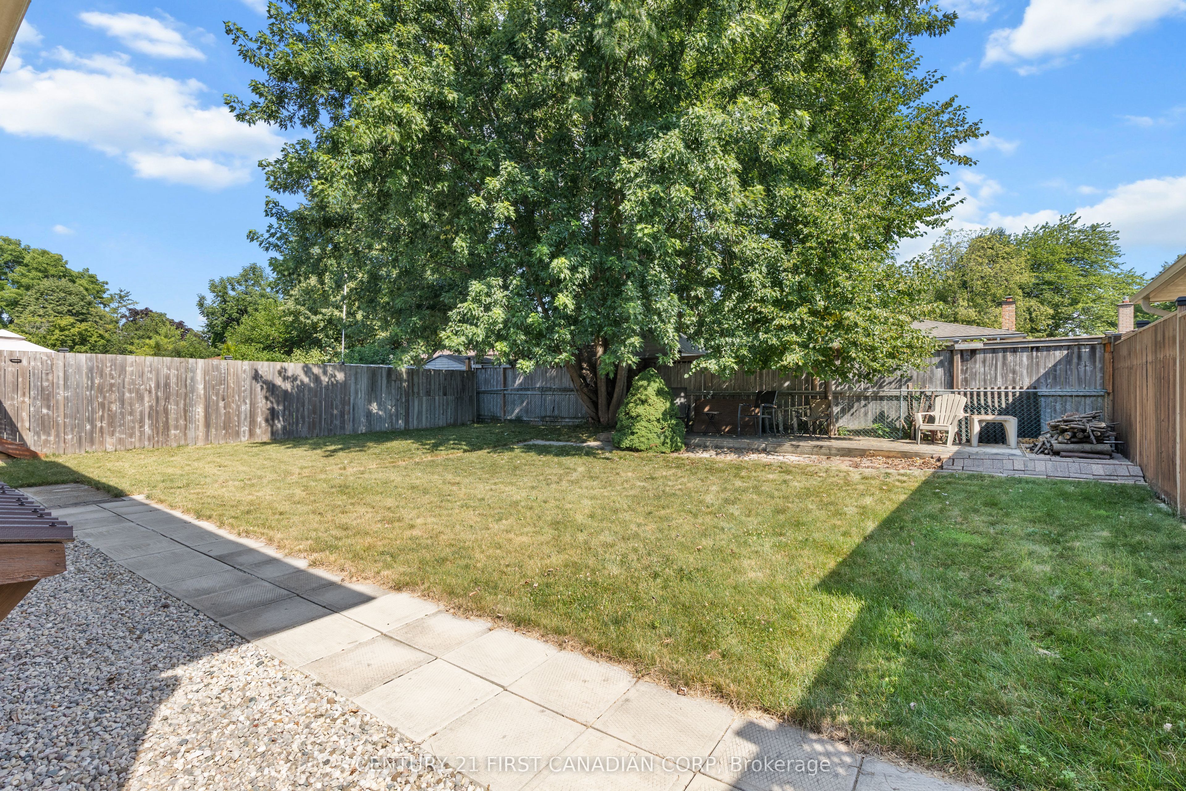 4 Archer Crescent Property Photo 29