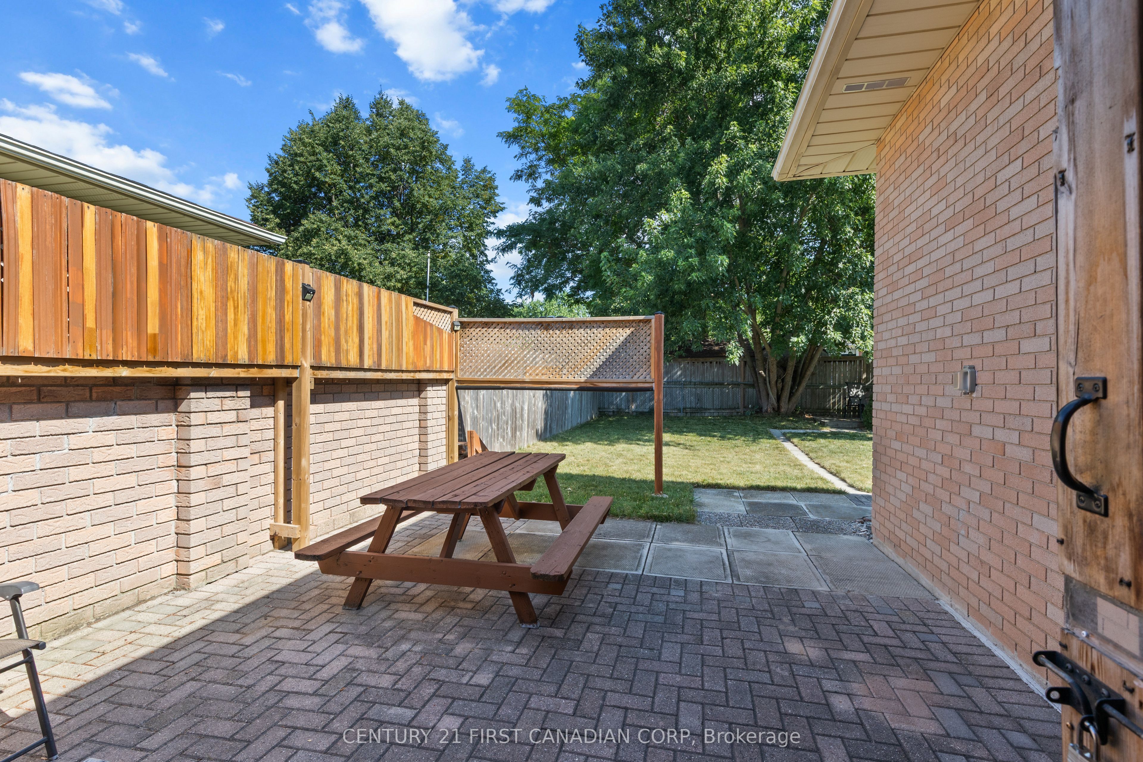 4 Archer Crescent Property Photo 30