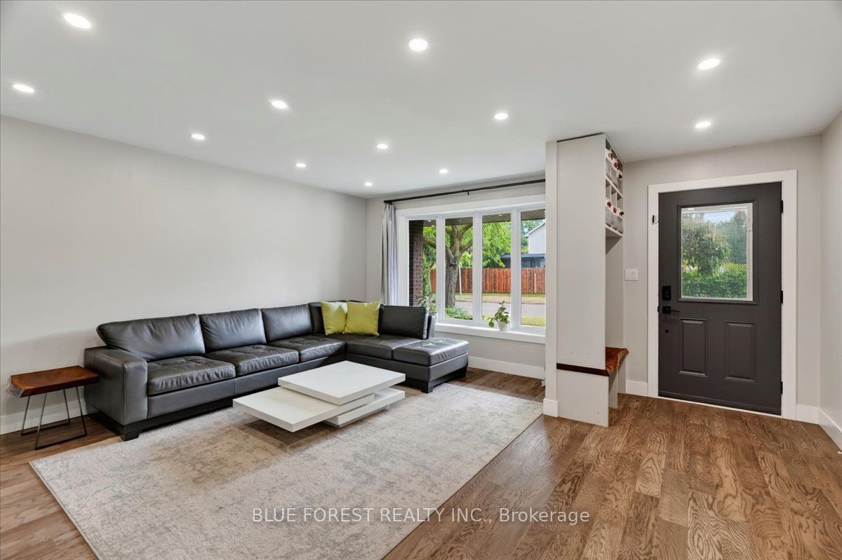 1885 Aldersbrook Road Property Photo 6