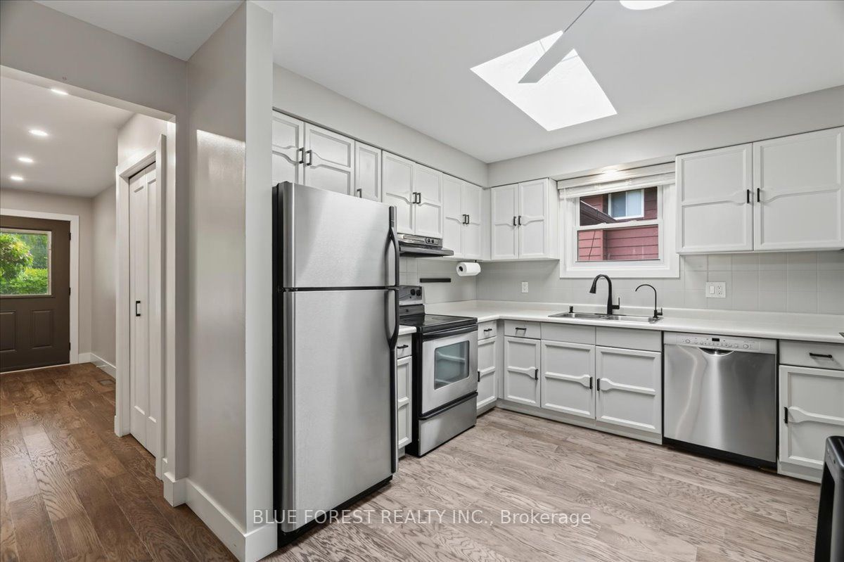 1885 Aldersbrook Road Property Photo 16