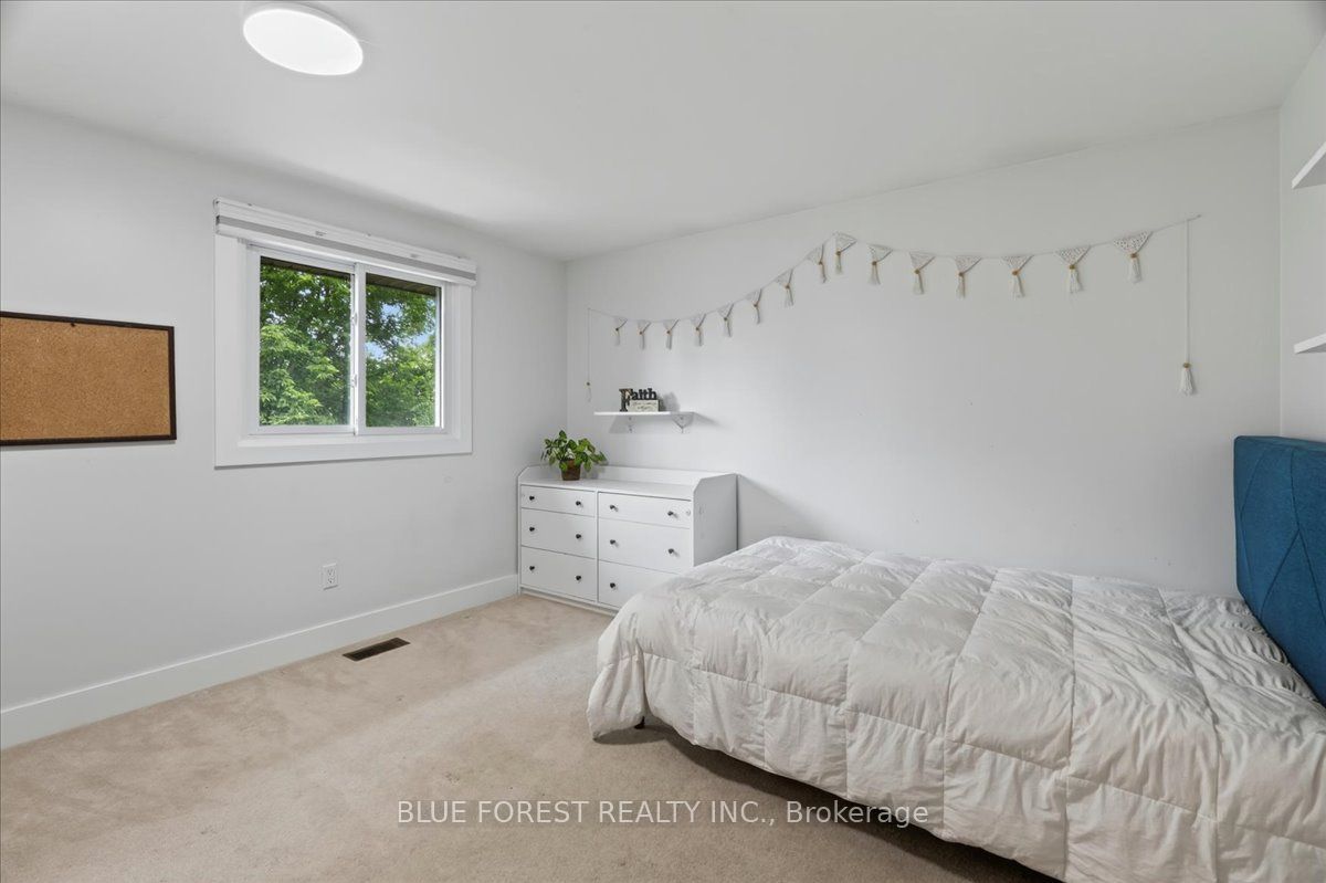 1885 Aldersbrook Road Property Photo 19