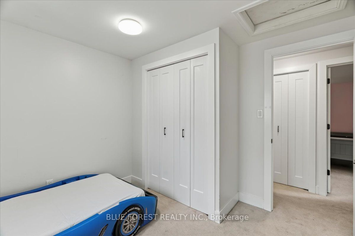 1885 Aldersbrook Road Property Photo 23