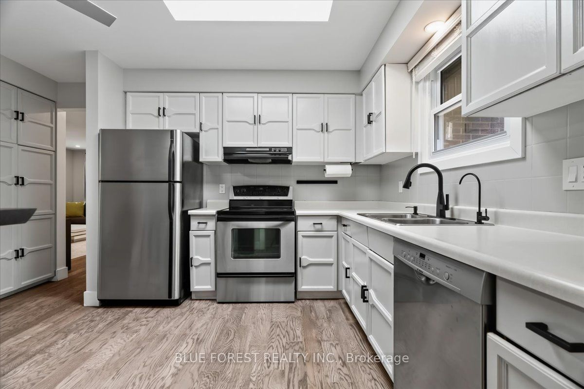 1885 Aldersbrook Road Property Photo 25