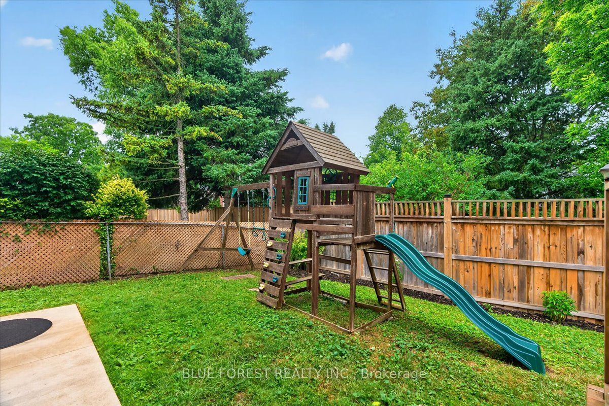 1885 Aldersbrook Road Property Photo 43