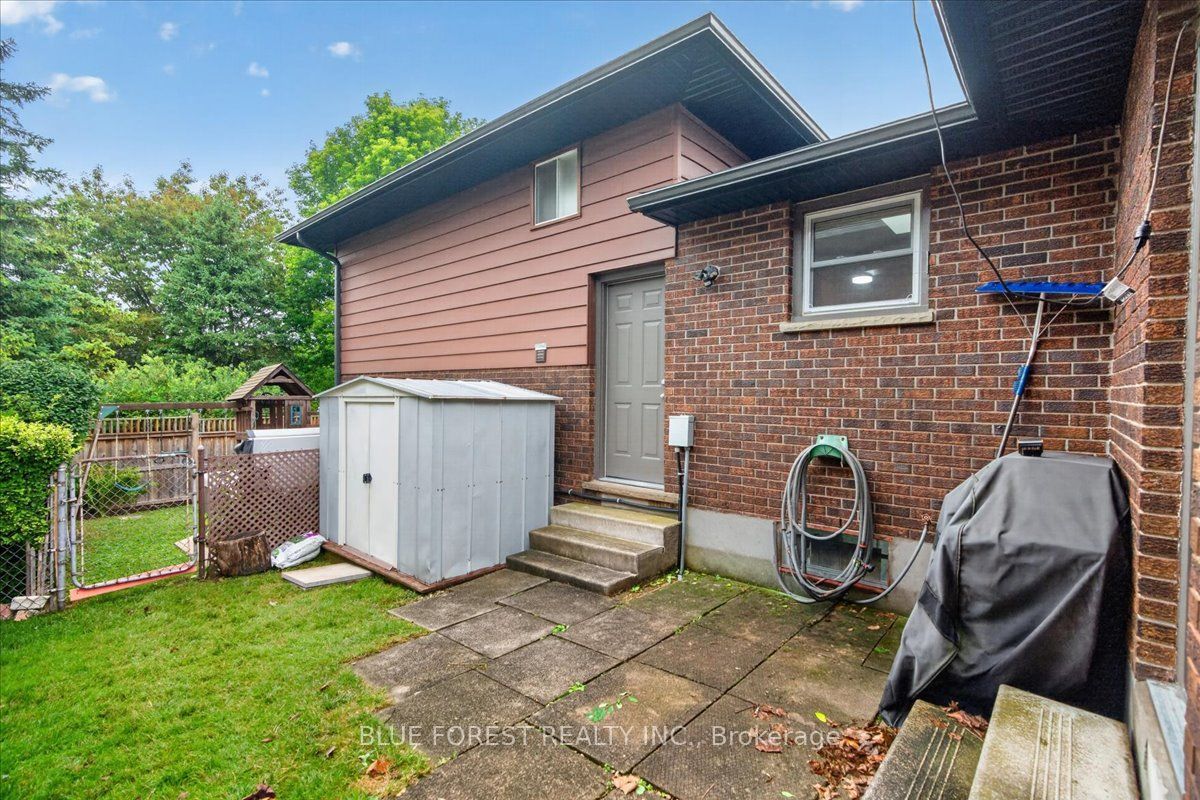 1885 Aldersbrook Road Property Photo 49