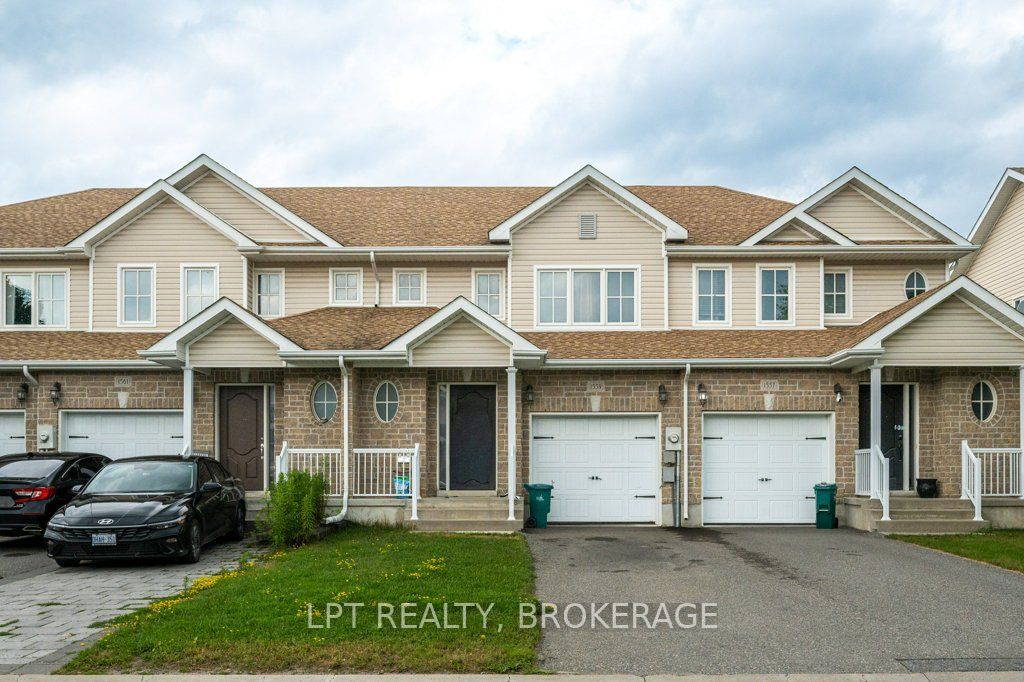 1559 Crimson Crescent Property Photo 1