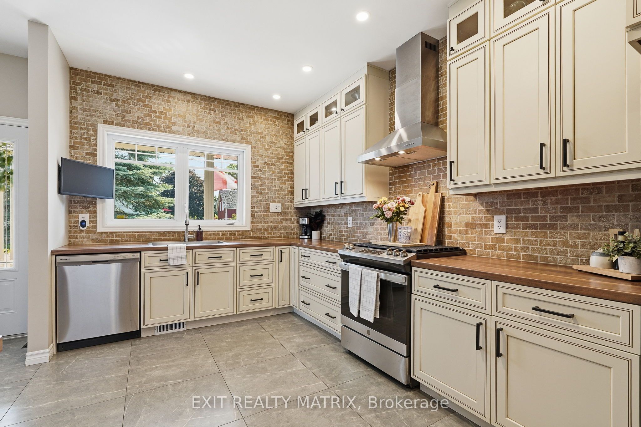 59 First Avenue Property Photo 15