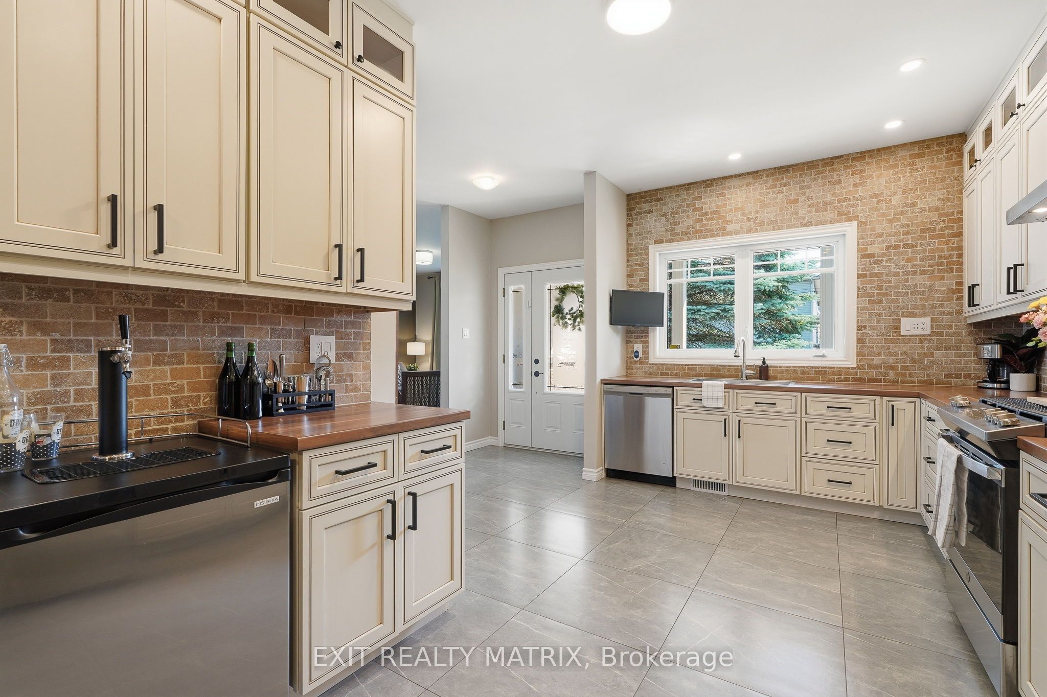 59 First Avenue Property Photo 16