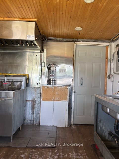 1868 Labonte Street N Property Photo 4