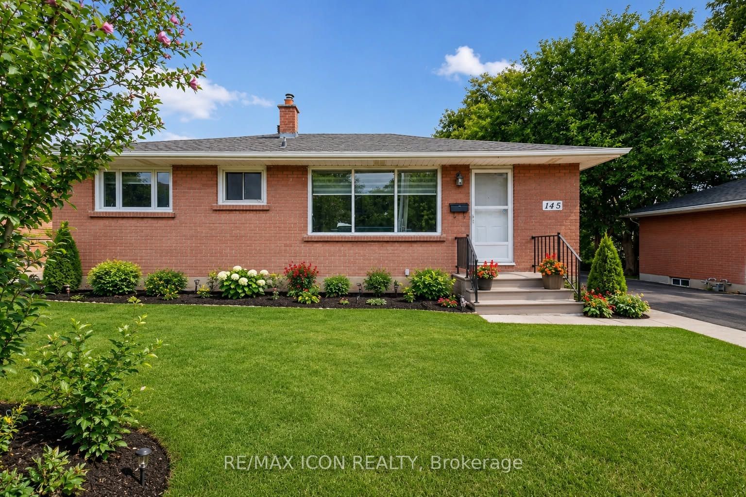 145 Gladstone Avenue Property Photo 1
