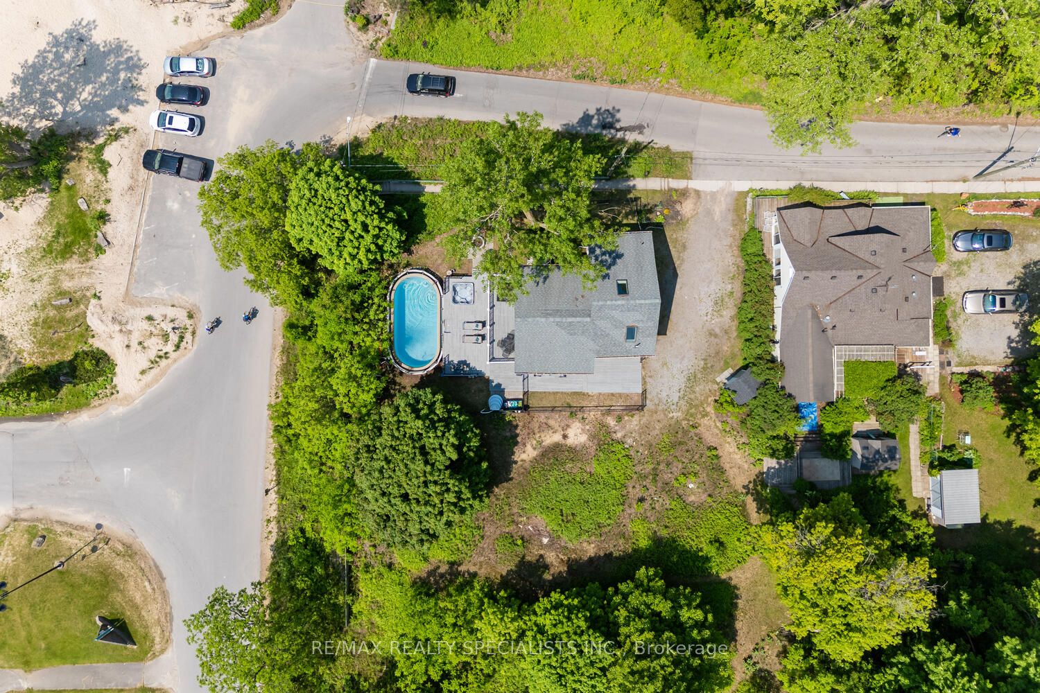 532 RIDGEWAY Road Property Photo 1