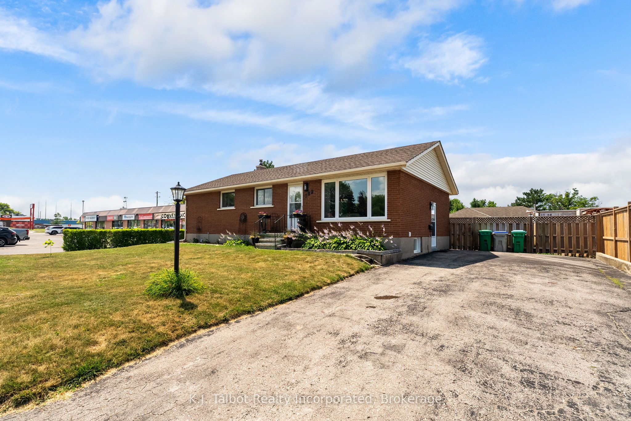 382 Huron Road Property Photo 2