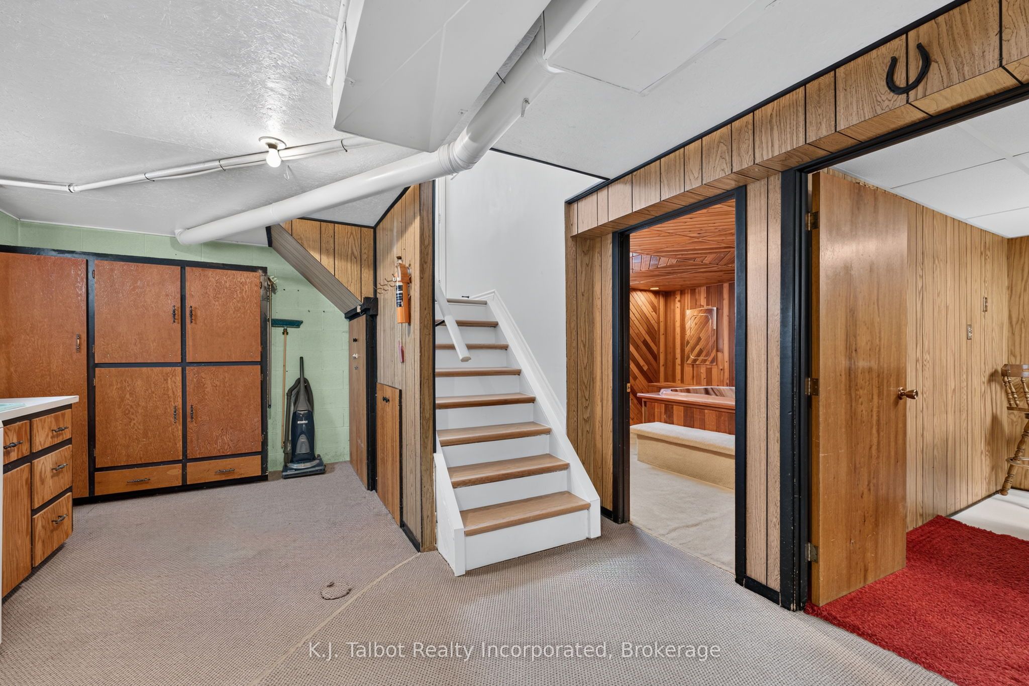 382 Huron Road Property Photo 29