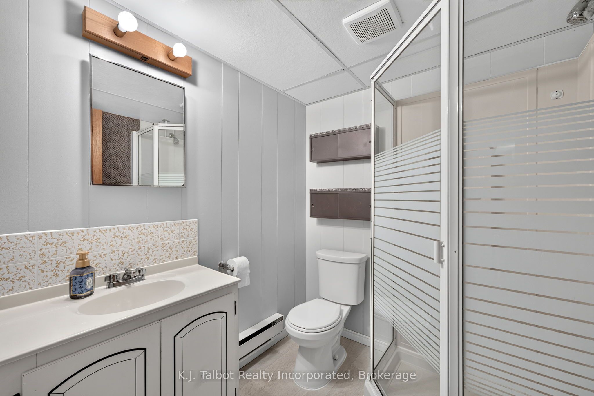 382 Huron Road Property Photo 40
