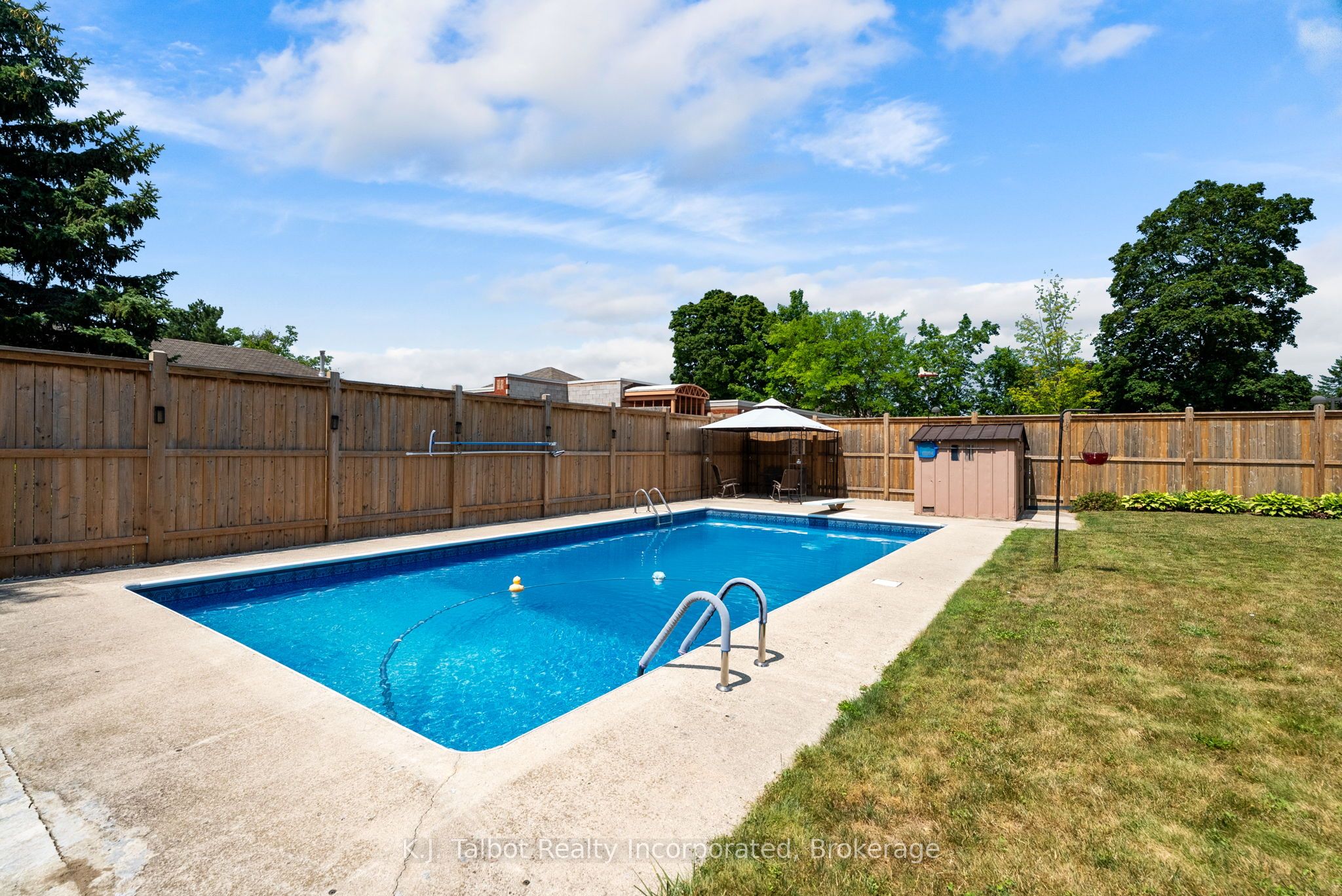 382 Huron Road Property Photo 46