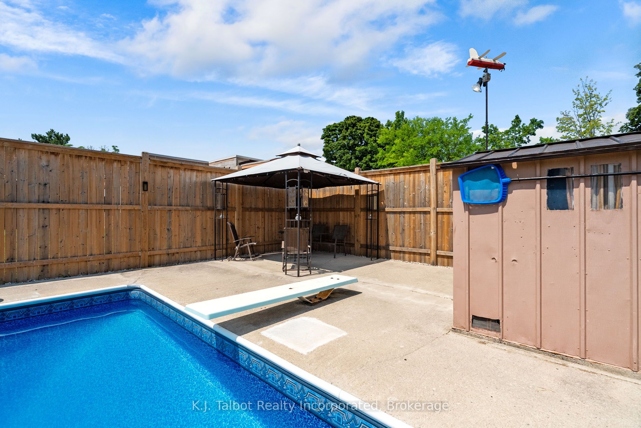 382 Huron Road Property Photo 48