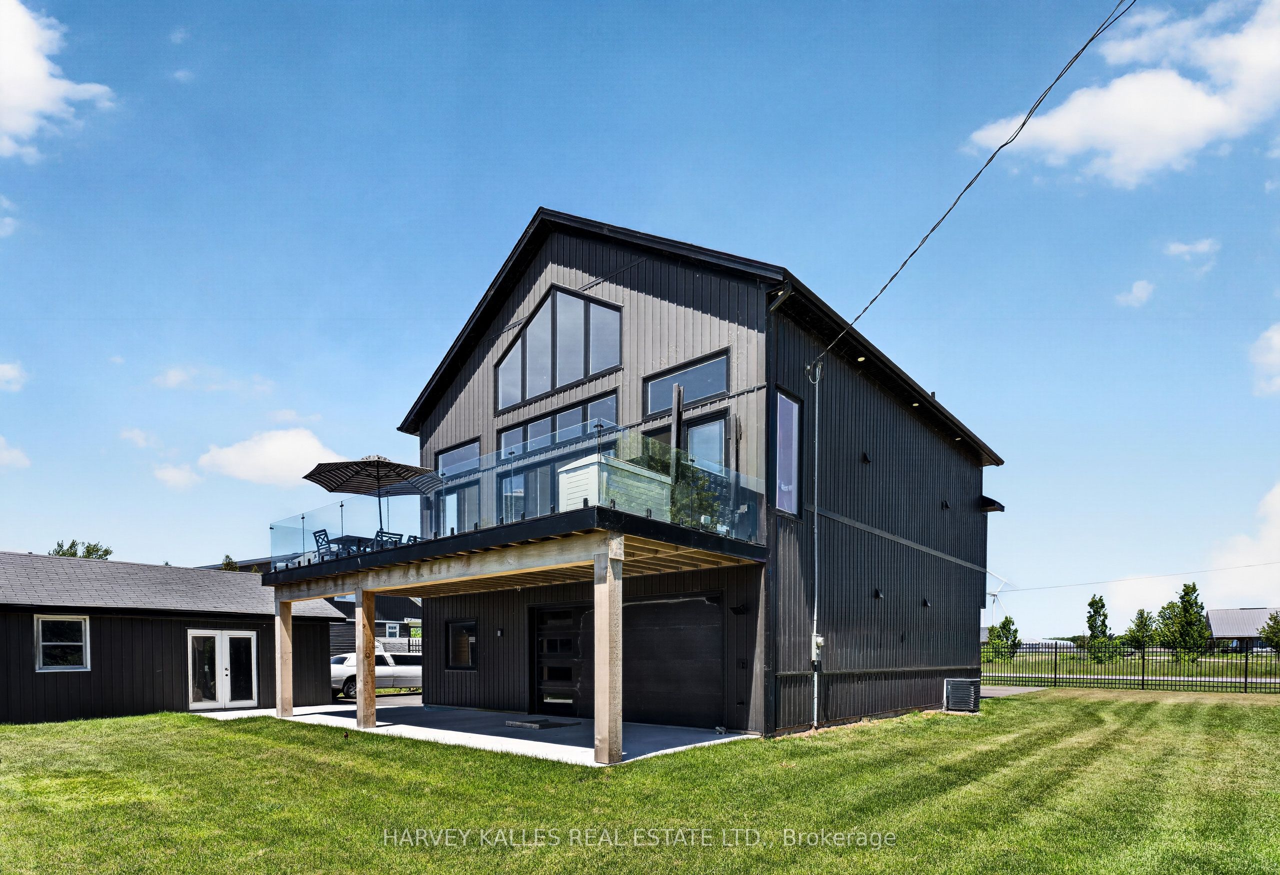 3184 Lakeshore Road Property Photo 4