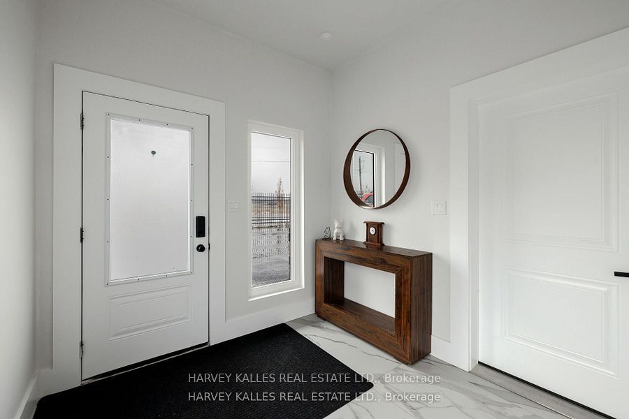 3184 Lakeshore Road Property Photo 6