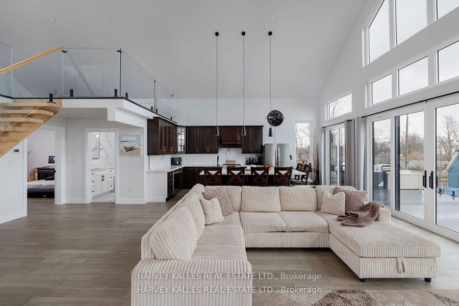 3184 Lakeshore Road Property Photo 11