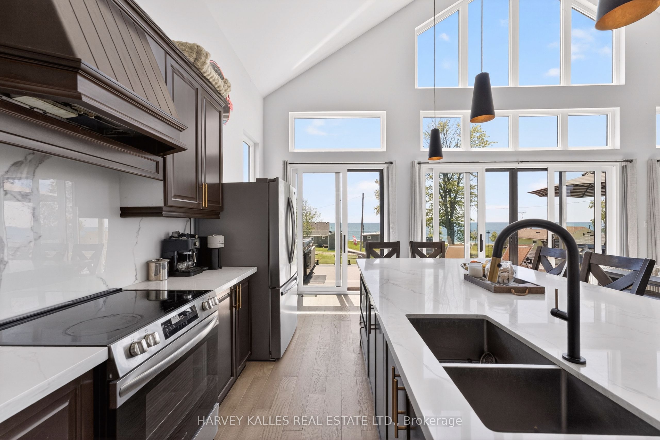 3184 Lakeshore Road Property Photo 13
