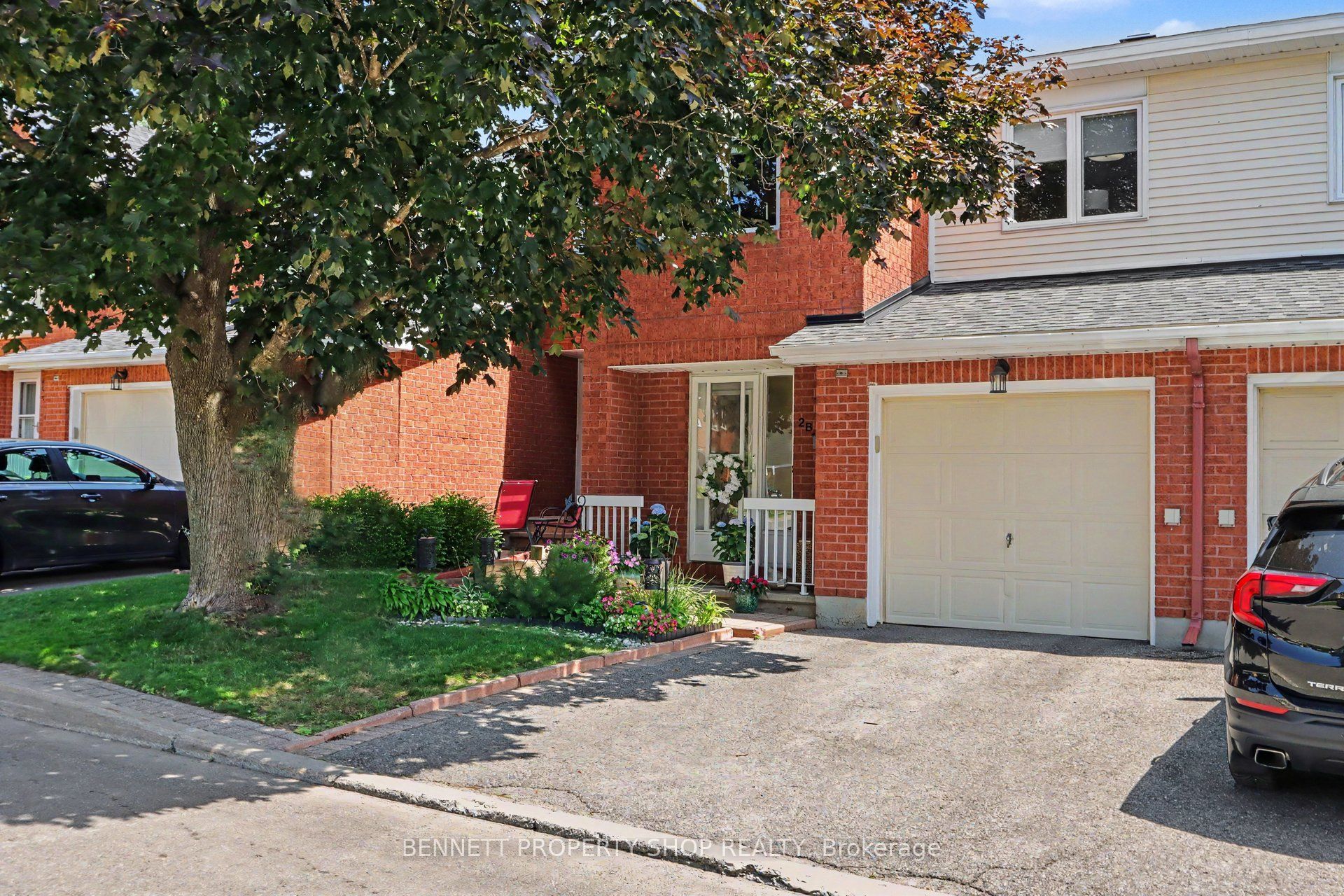 2 Maple Ridge Crescent B Property Photo 1