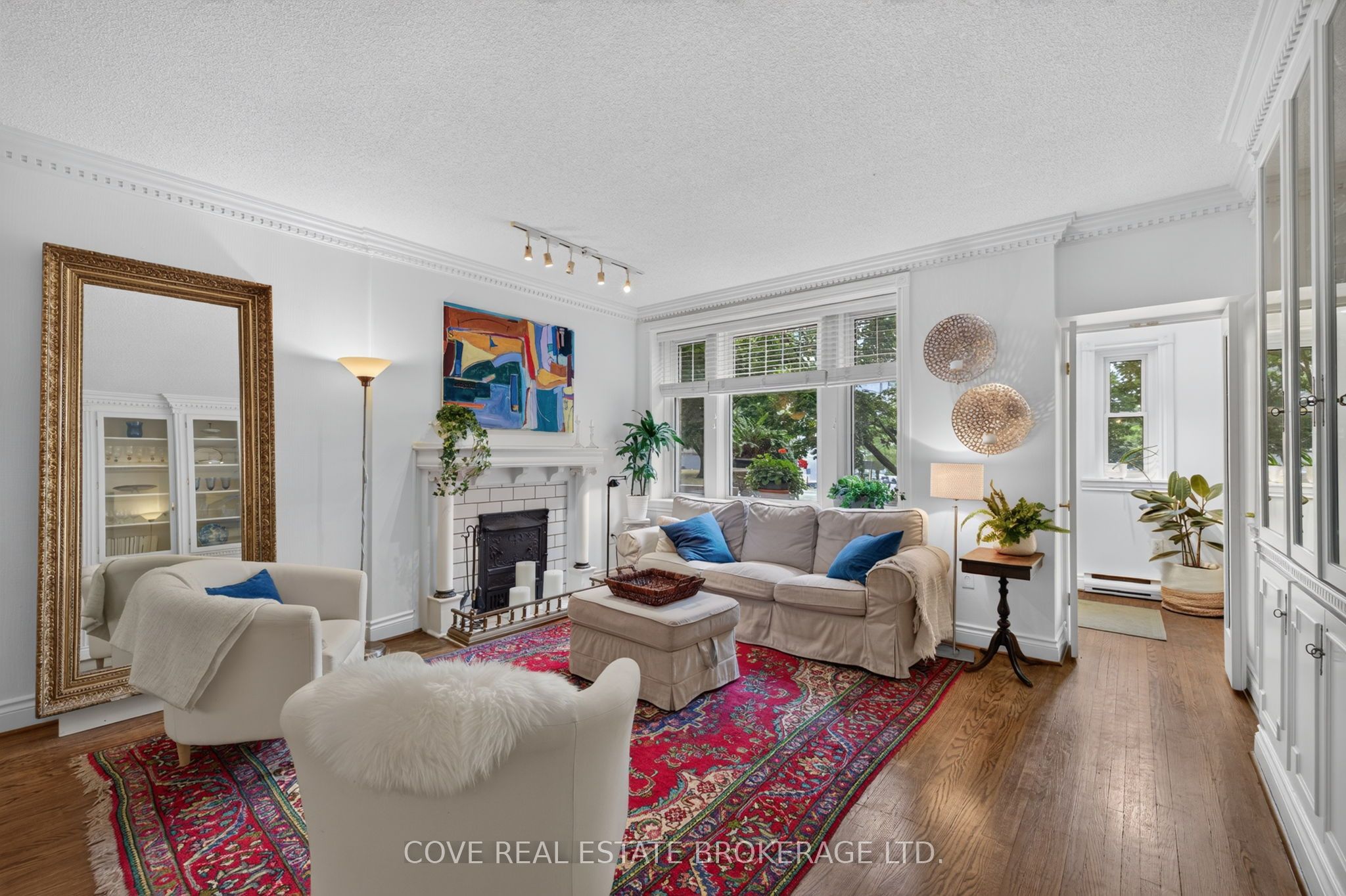 280 Queens Avenue 104 Property Photo 10