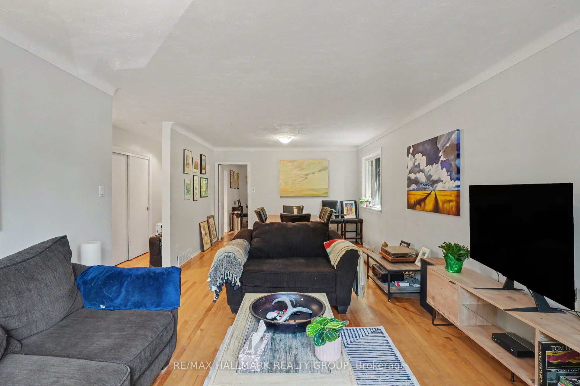 657 Golden Avenue Property Photo 5