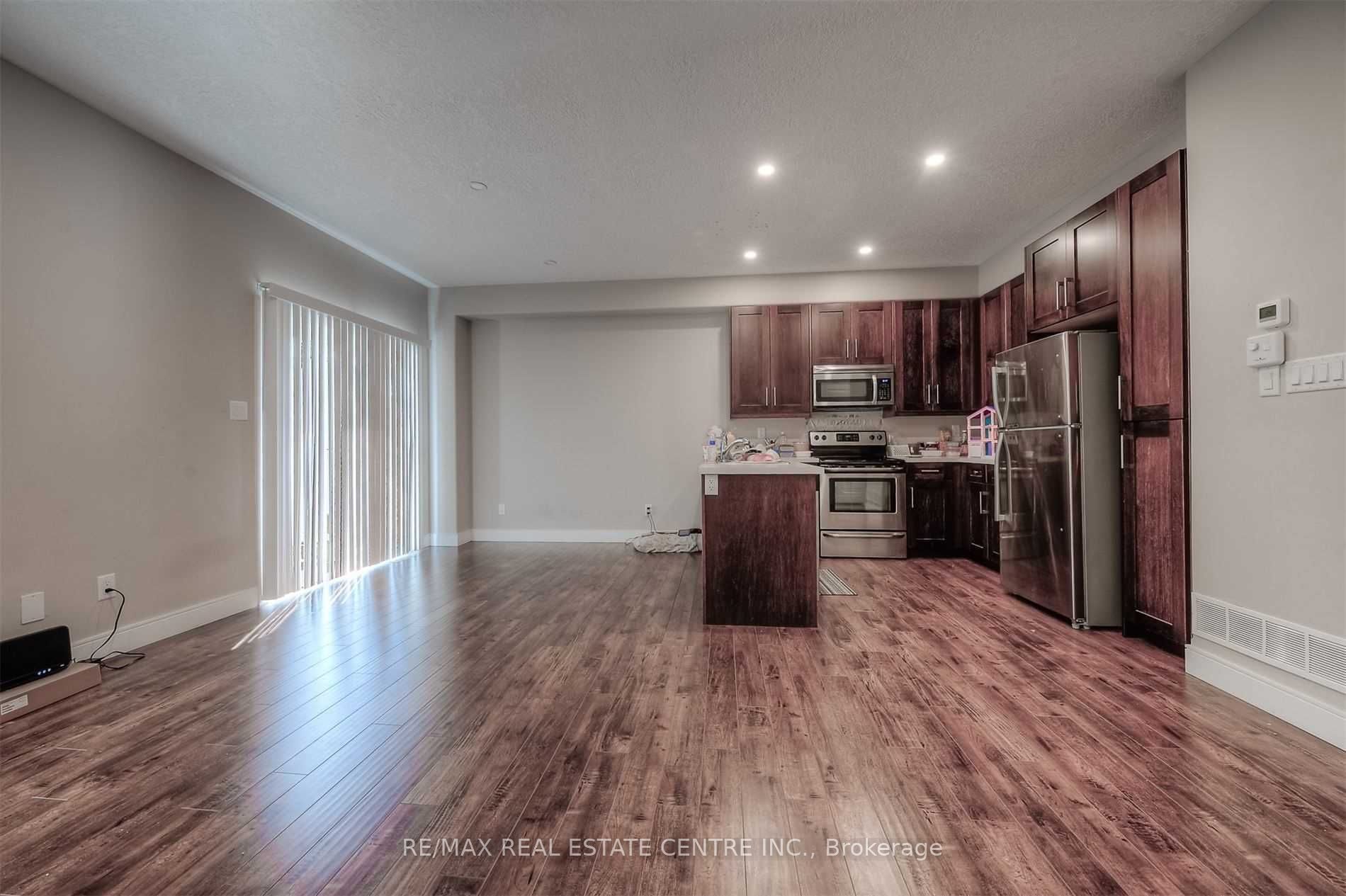 292 Falcon Drive 8 Property Photo 6