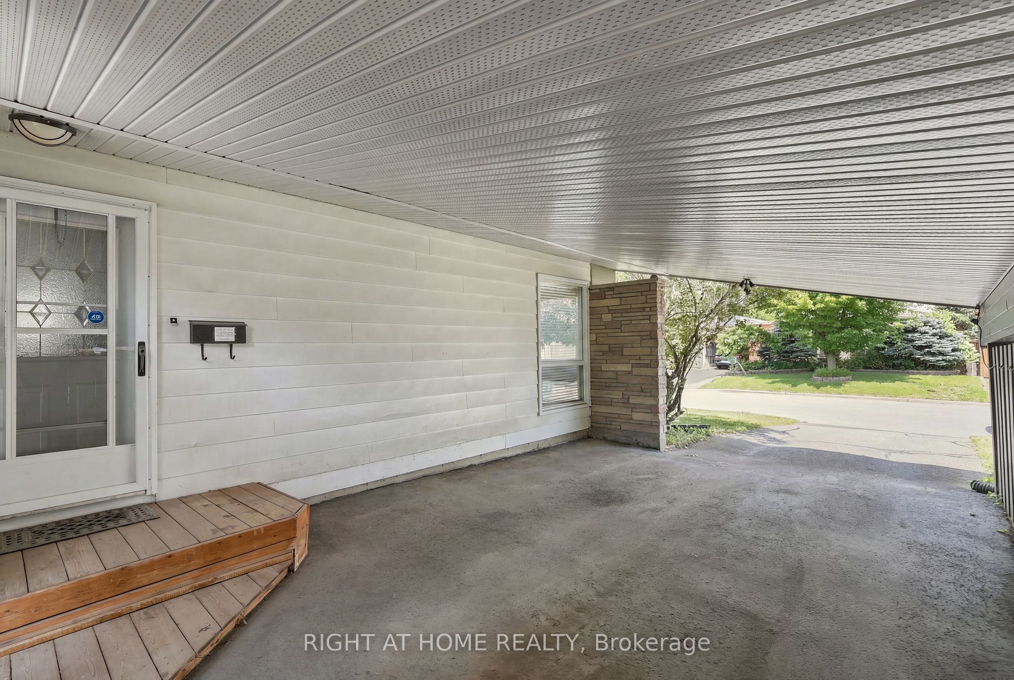 1272 Collins Avenue Property Photo 27
