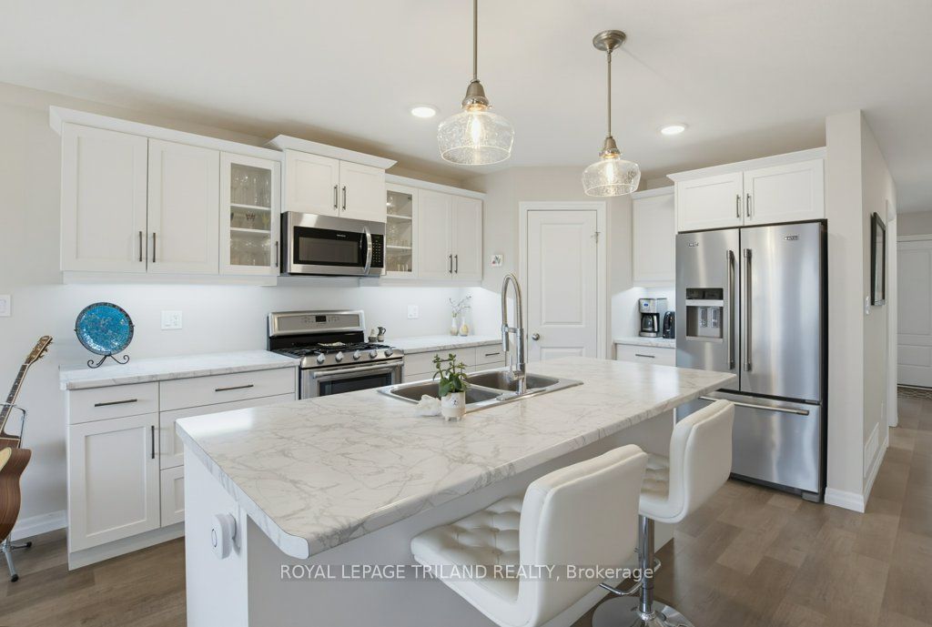226 Peach Tree Boulevard Property Photo 4