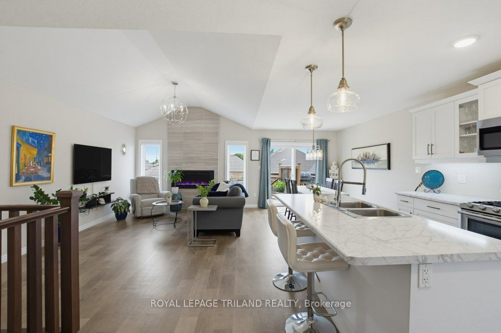 226 Peach Tree Boulevard Property Photo 10