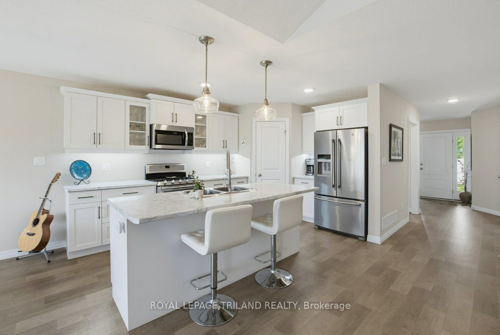 226 Peach Tree Boulevard Property Photo 12