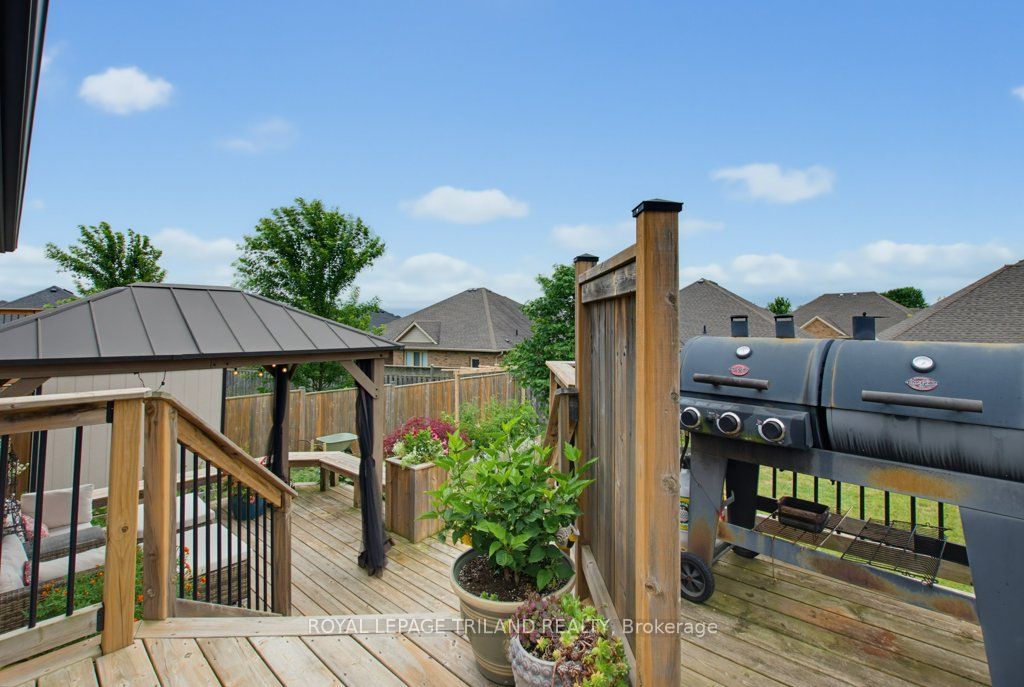 226 Peach Tree Boulevard Property Photo 33